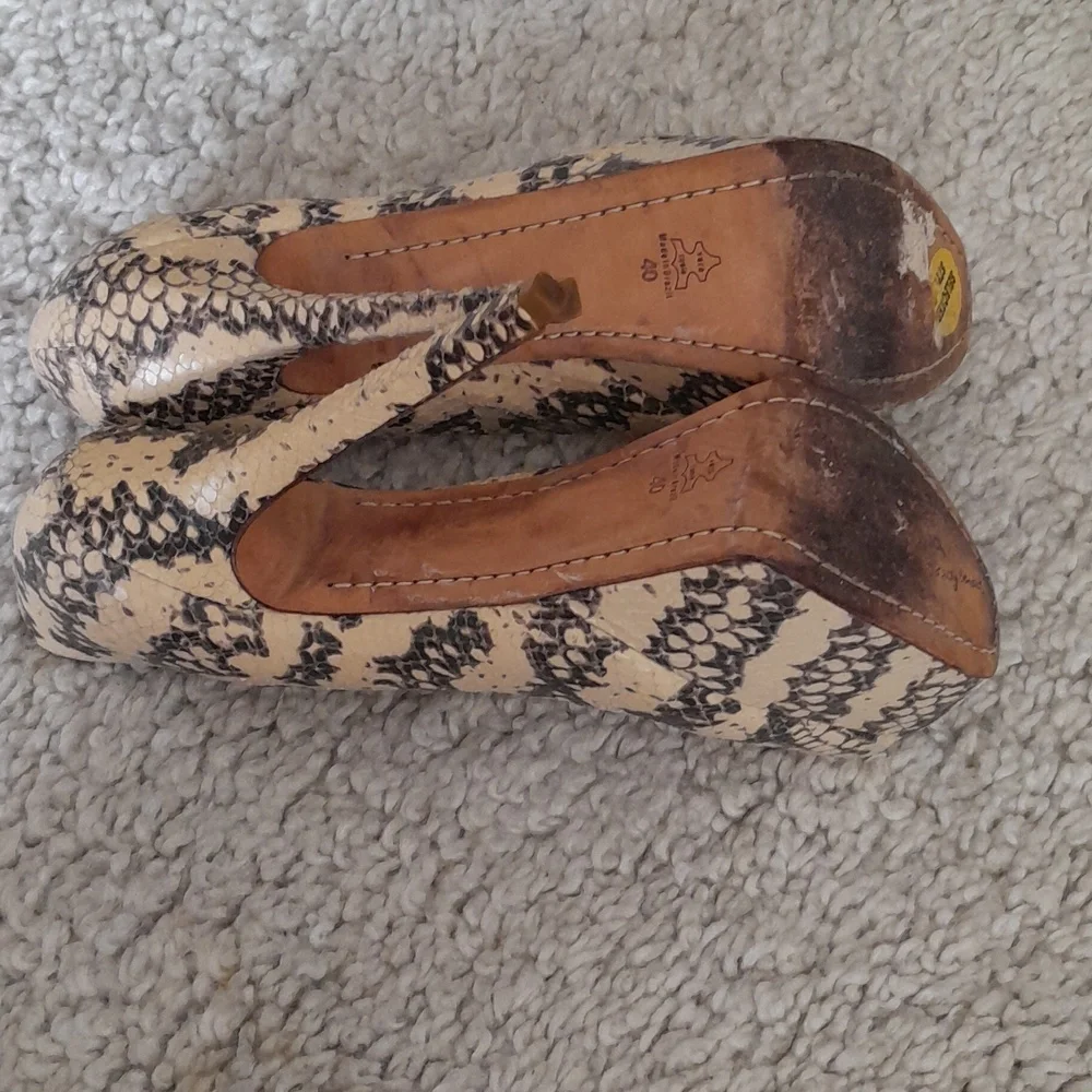 ALICE AND OLIVIA Larimore Leather Snake Skin Stiletto Platform Heels size 40